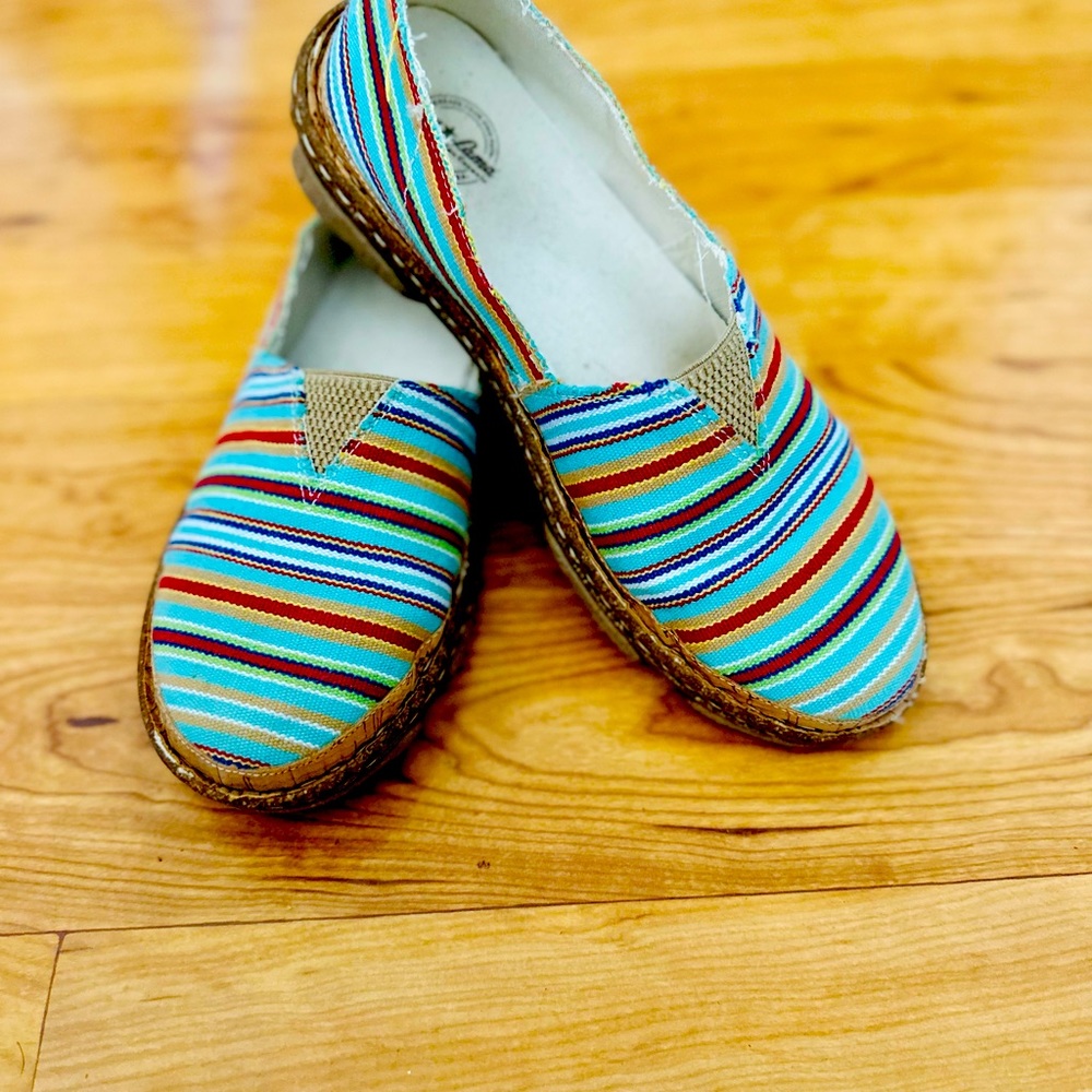 Comfy & cute women’s western causal shoes